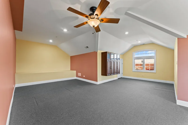 5533 LINCOLN Avenue, Morton Grove, Illinois, United States. - Photo 4