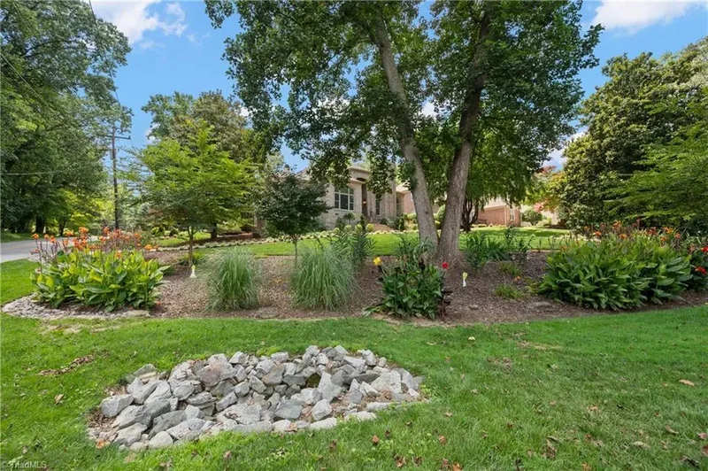 3300 Forsyth Drive, Greensboro, North Carolina, United States. - Photo 50