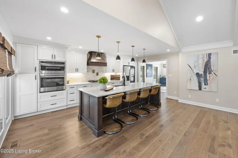 1027 Garden Creek Cir, Louisville, KY 40223, Watterson Park, Kentucky, United States. - Photo 16