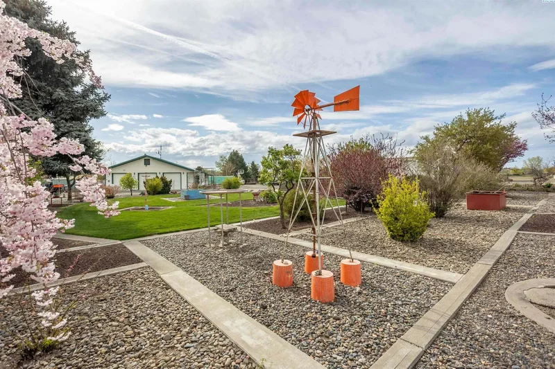1202 W Hudson Rd, Granger, WA 98932, Granger, Washington, United States. - Photo 33