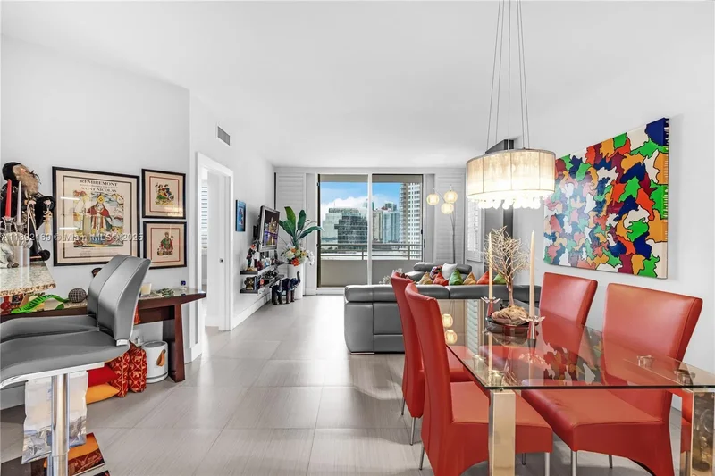 888 Brickell Key Dr, 1002 - Miami, Florida