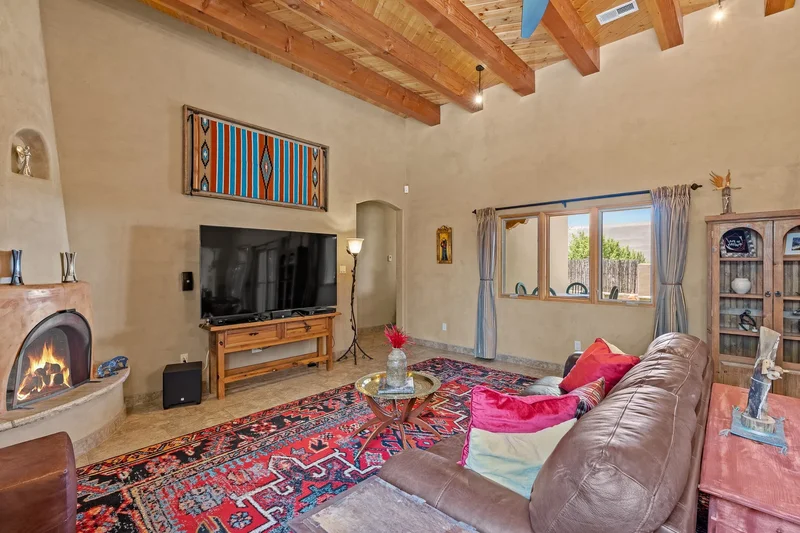 21 Camino Barranca, Santa Fe, NM 87507, Santa Fe, New Mexico, United States. - Photo 3