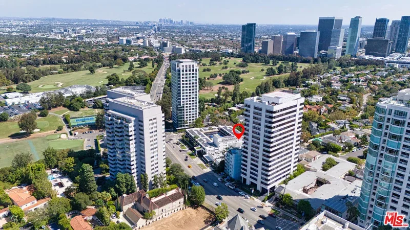 10336 Wilshire Boulevard 703, Los Angeles, California, United States. - Photo 37