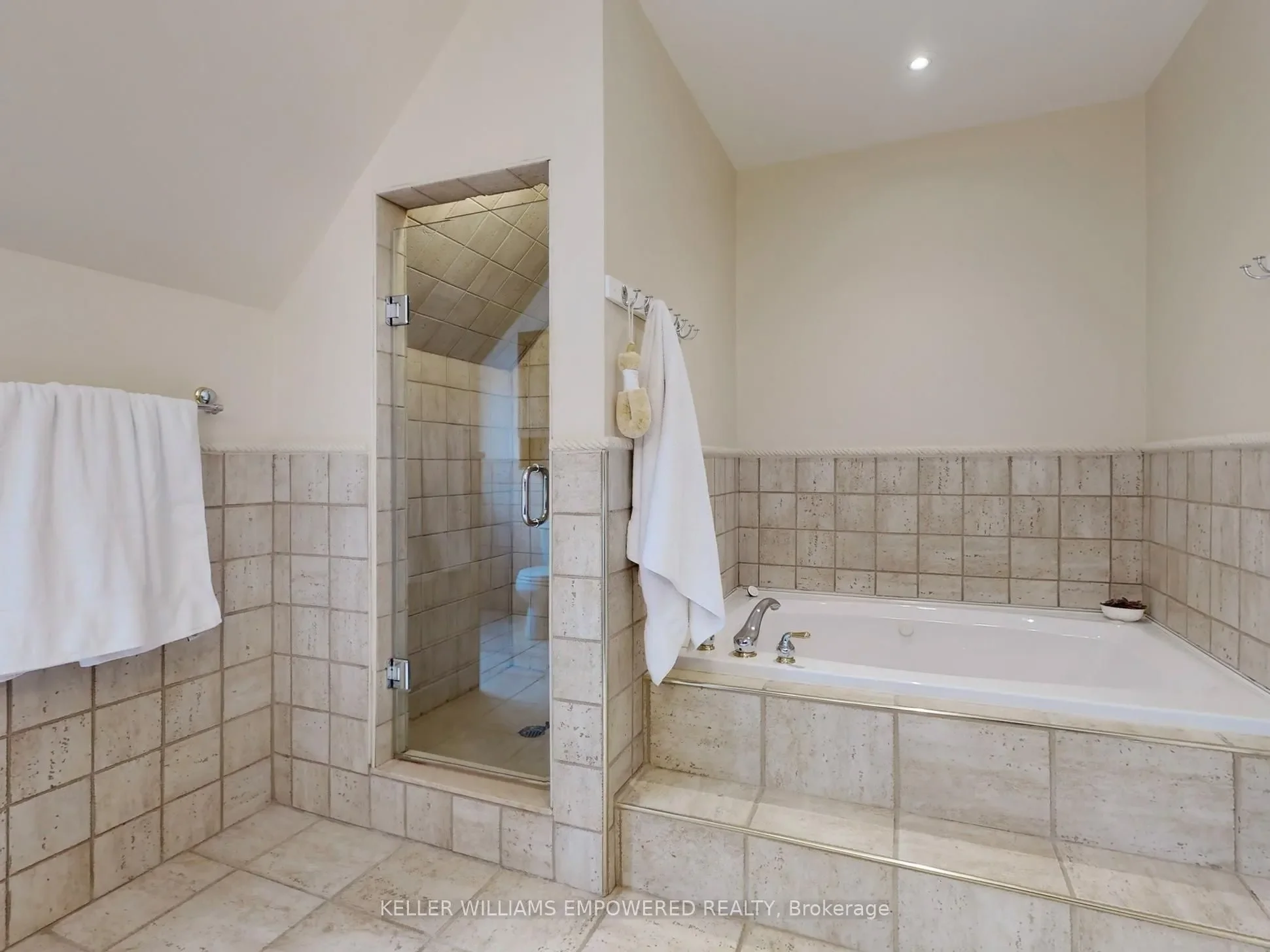 544 Woodland Acres Crescent, Vaughan, ON L6A 1G2, Vaughan, Ontario, Canada. - Photo 22