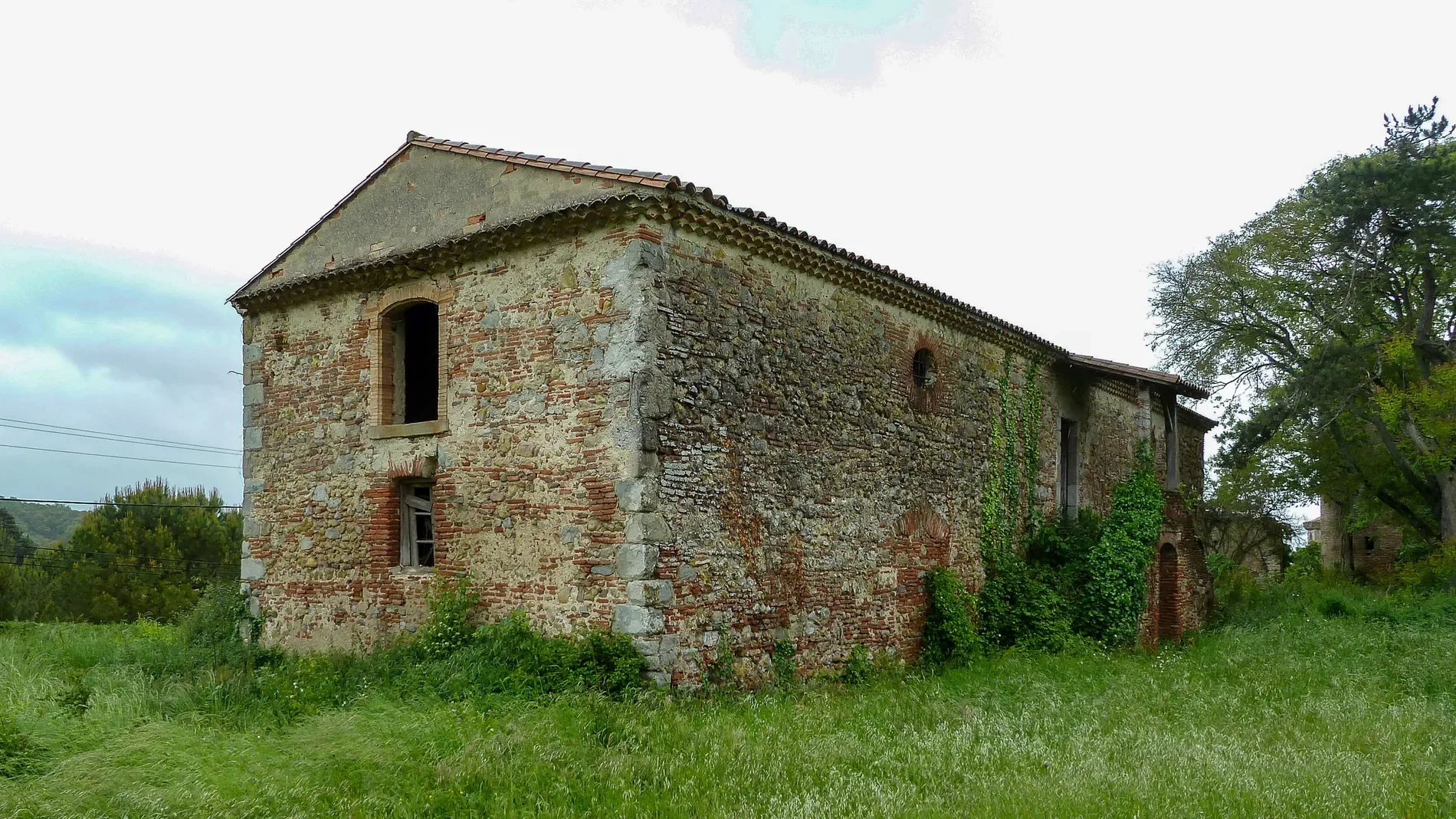 Exterior photo 3