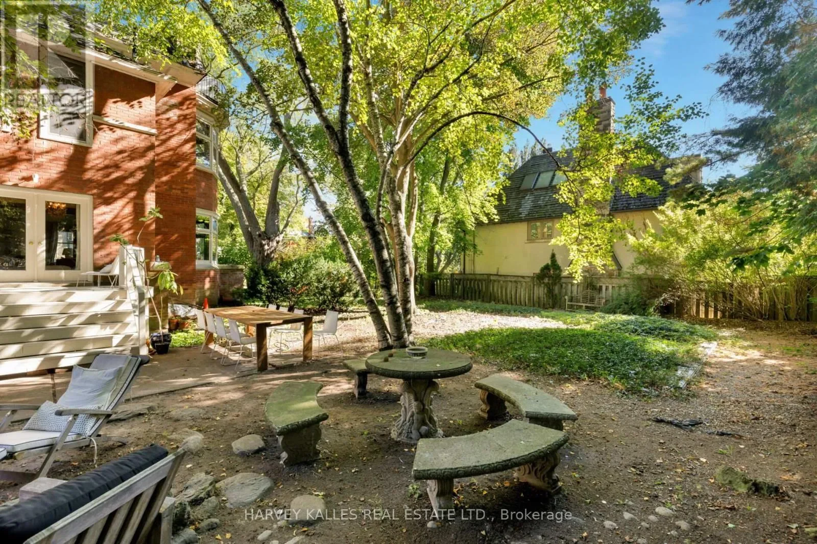 Exterior photo 11