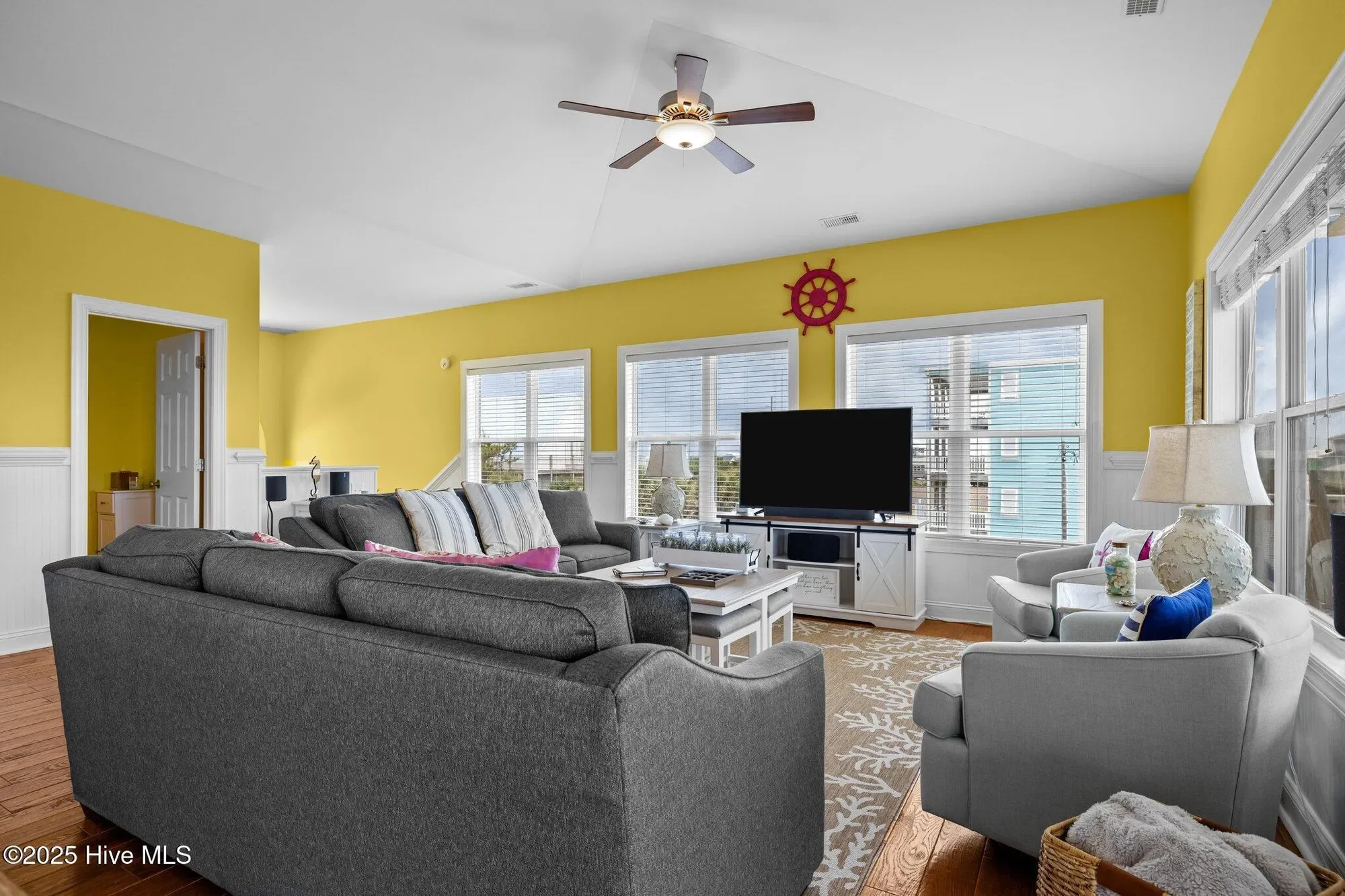 2414 Ocean Drive, Emerald Isle, North Carolina, United States. - Photo 11