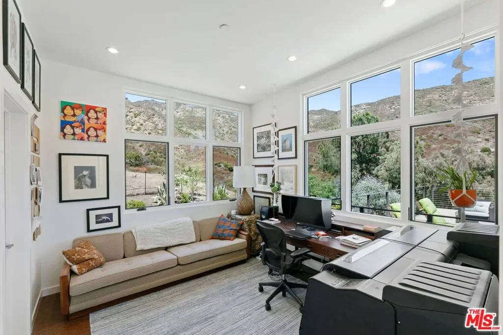34067 Mulholland Highway, Malibu, California, United States. - Photo 48