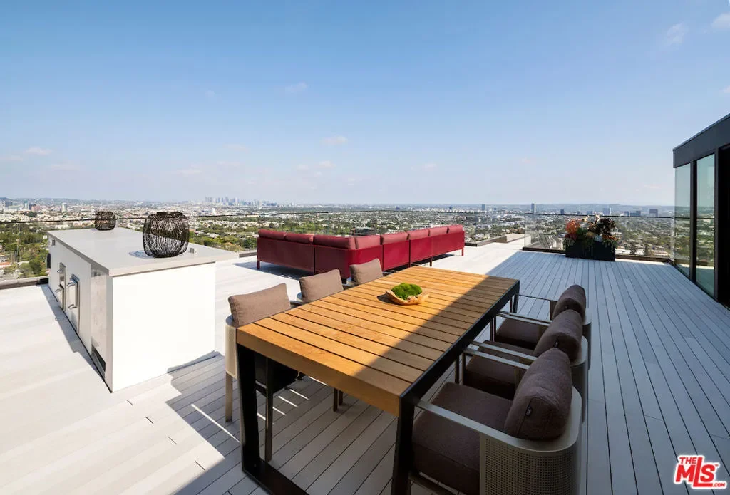 8116 Laurel View Drive, Los Angeles, California, United States. - Photo 5