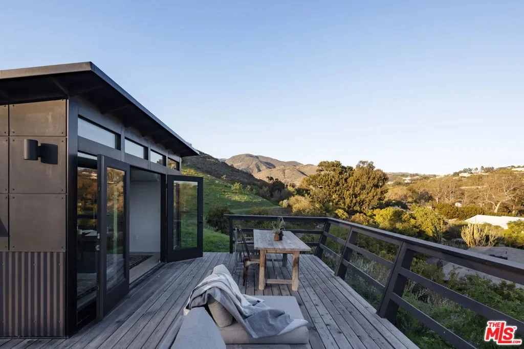 5949 Bonsall Drive, Malibu, California, United States. - Photo 8