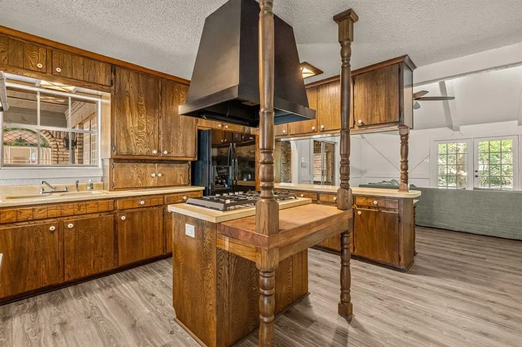 5300 Northcrest Road, Fort Worth, Texas, United States. - Photo 18