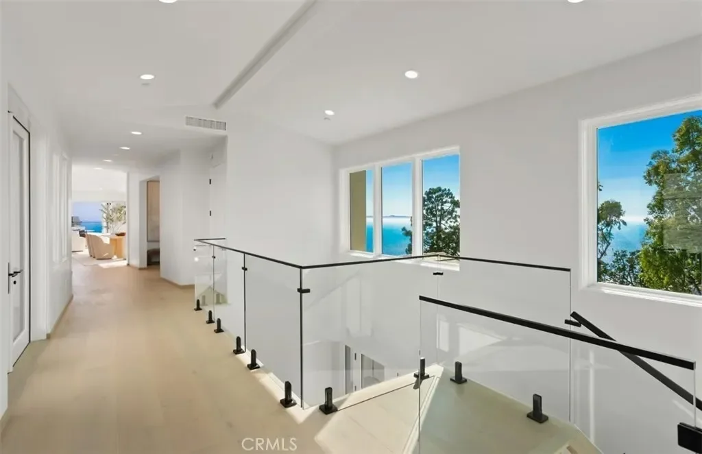 31 N Vista De Catalina, Laguna Beach, California, United States. - Photo 46