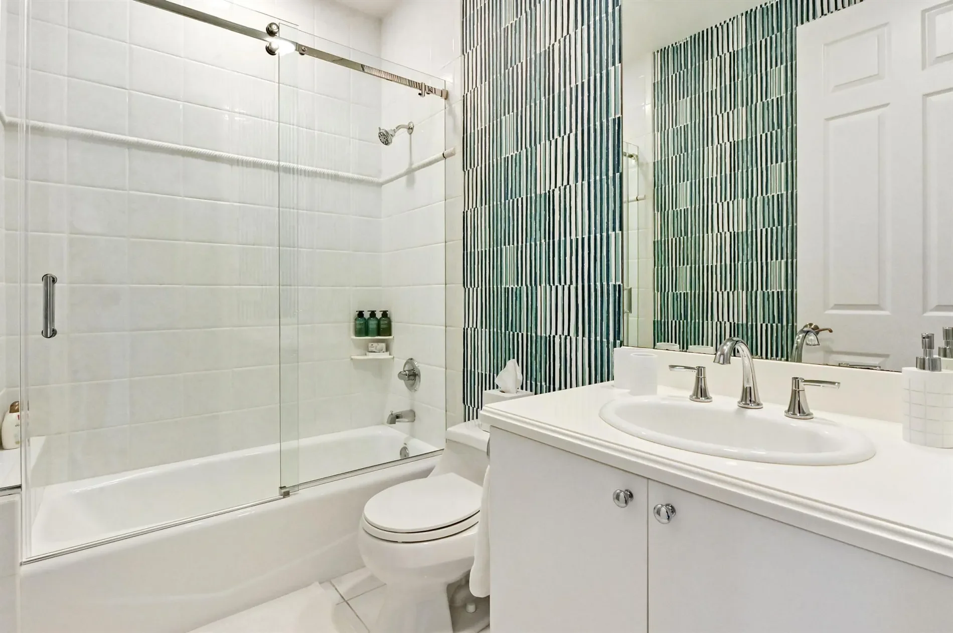 200 N Lake Drive, Lantana, Florida, United States. - Photo 22