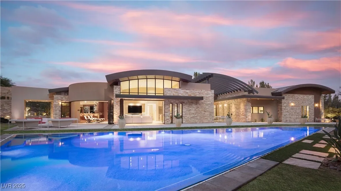 55 Skybird Court, Las Vegas, Nevada, United States. - Photo 4