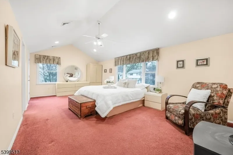 12 Clinton Ln, Wayne Twp., NJ 07470, Wayne, New Jersey, United States. - Photo 14