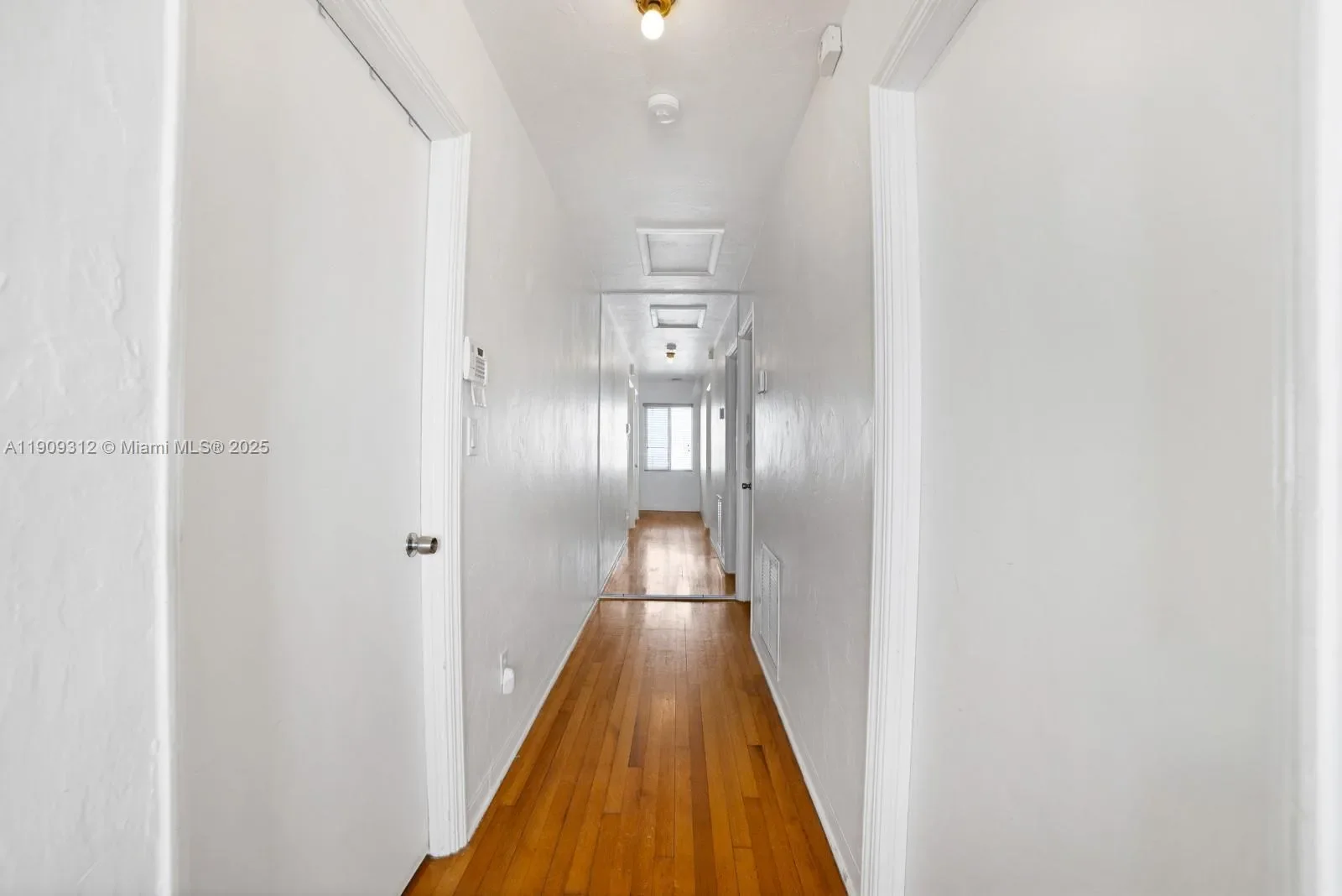 3470 N Meridian Ave, Miami Beach, Florida, United States. - Photo 30