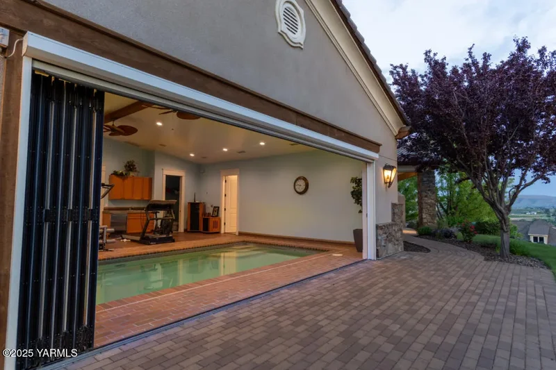 305 Mountain Shadows Pl, Yakima, WA, 98908, USA, Yakima, Washington, United States. - Photo 13