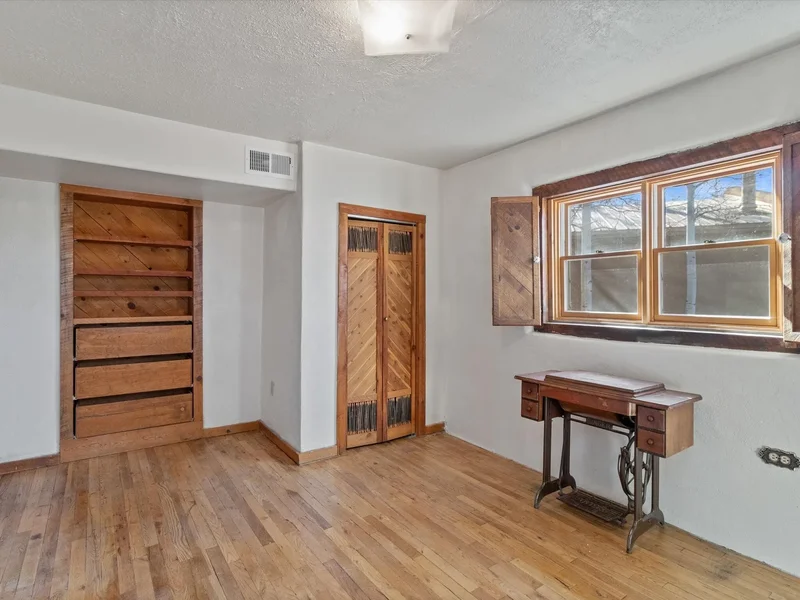 420 Camino Don Miguel, Santa Fe, NM 87505, Santa Fe, New Mexico, United States. - Photo 32