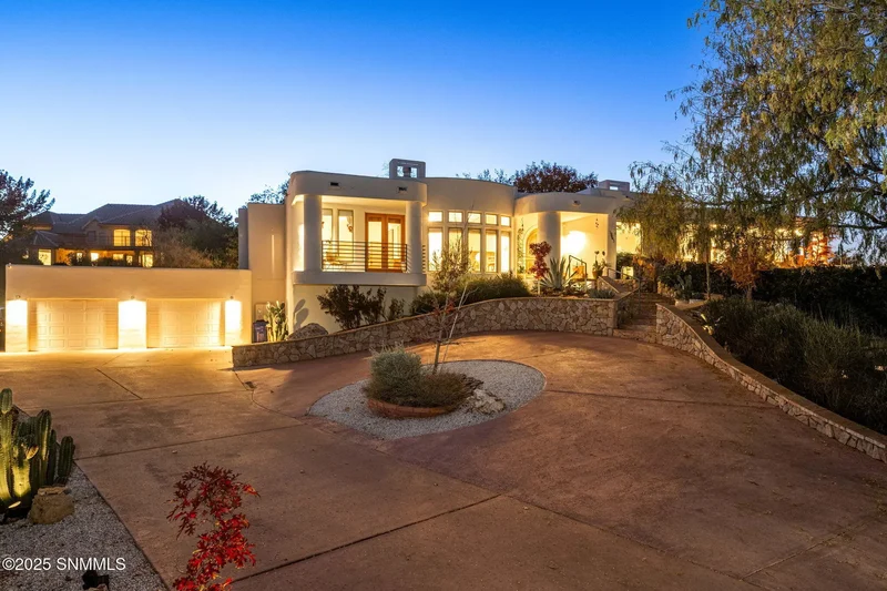 4 Bedrooms Single Family Detached