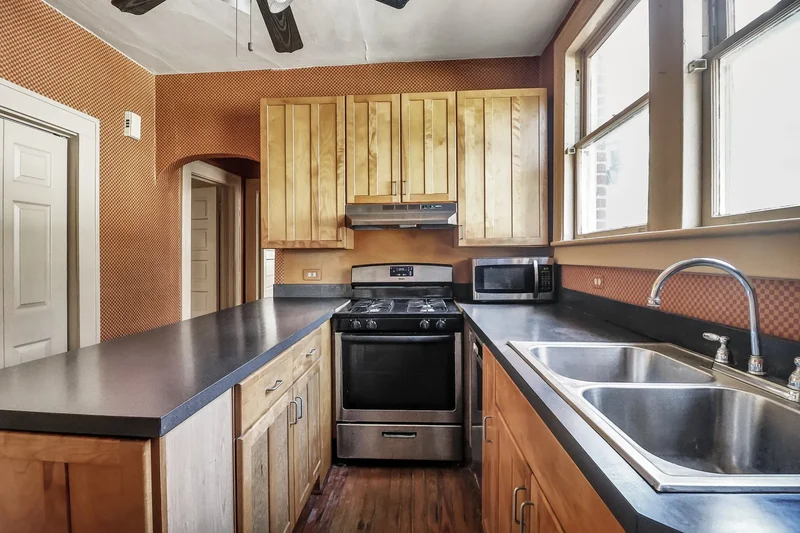 210 E 48th Street, Savannah, Georgia, United States. - Photo 26
