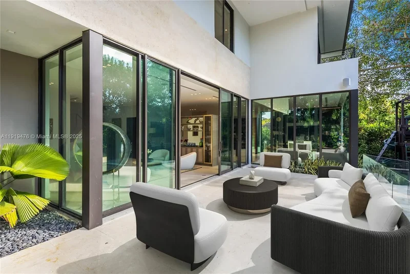 1202 NE 93rd St, Miami, Florida, United States. - Photo 13