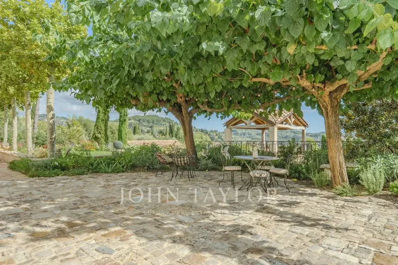 Grasse, Provence-Alpes-Côte d'Azur, France. - Photo 7