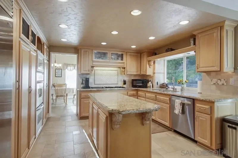 10494 Livewood Way, San Diego, California, United States. - Photo 15