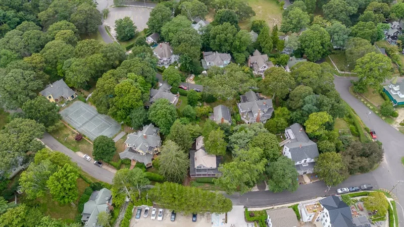 5 Washington Street, Shelter Island Heights, New York, United States. - Photo 2