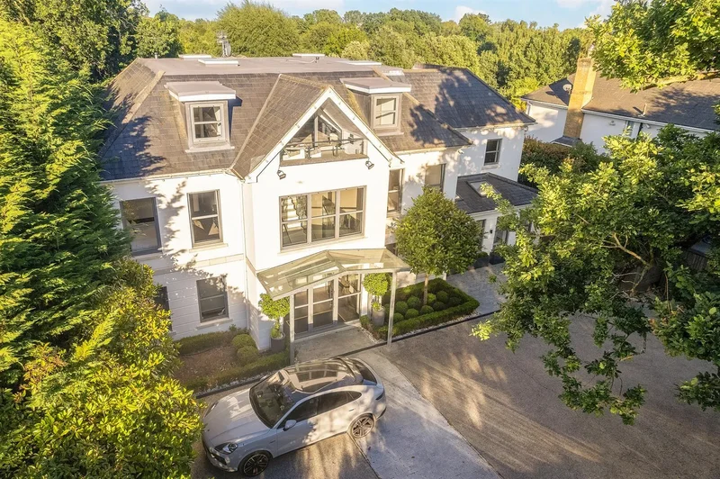 5 bedroom House for sale in Chislehurst