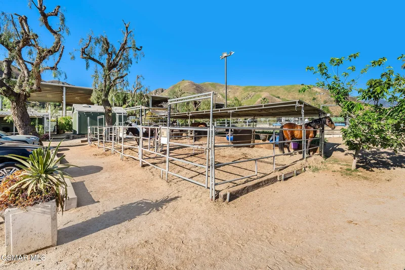 11270 Dominica Avenue, Los Angeles, California, United States. - Photo 22