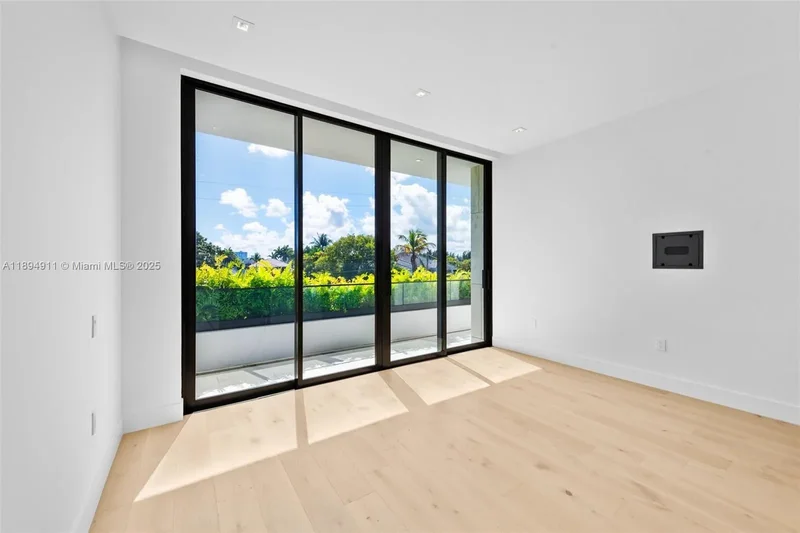 478 Tamarind Dr, Hallandale Beach, Florida, United States. - Photo 87