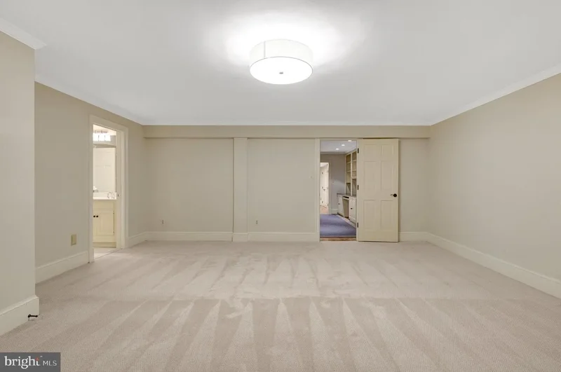 8014 GREENWICH WOODS DR, MCLEAN, VA, 22102, USA, McLean, Virginia, United States. - Photo 2