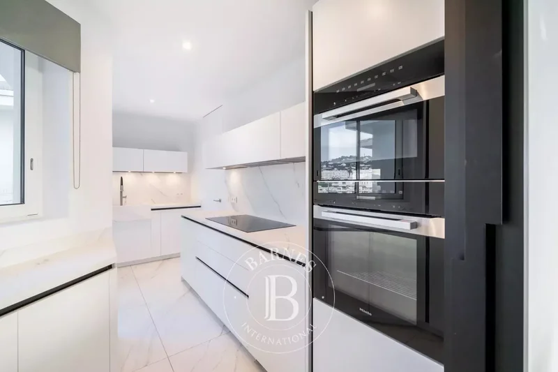 106 Boulevard de la Croisette, Cannes, Provence-Alpes-Côte d'Azur, France. - Photo 2