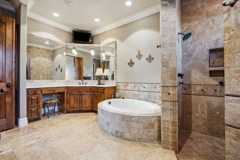 259 Chimney Cove Drive , Marble Falls, TX 78654, Marble Falls, Texas, United States. - Photo 21