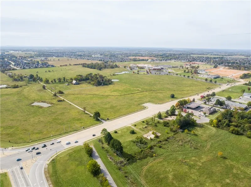 79 AC W Pleasant Grove Road, Rogers, AR 72758, Rogers, Arkansas, United States. - Photo 20