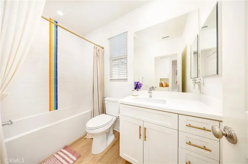 126 Sunnyside, Irvine, California, United States. - Photo 8