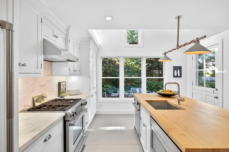 26 Cottage Street , Provincetown, MA 02657, Provincetown, Massachusetts, United States. - Photo 21