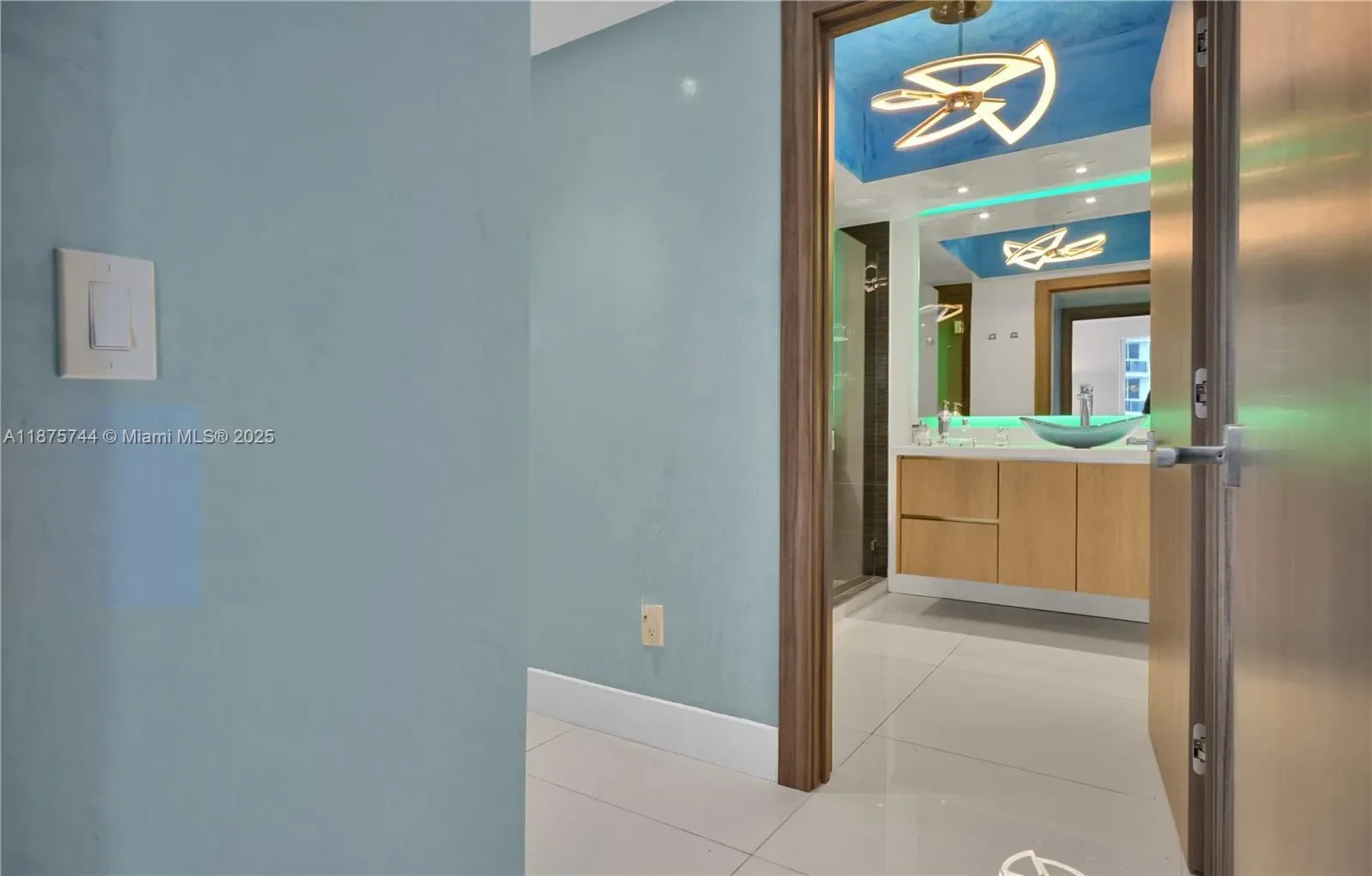 4779 Collins Ave 1805, Miami Beach, Florida, United States. - Photo 24