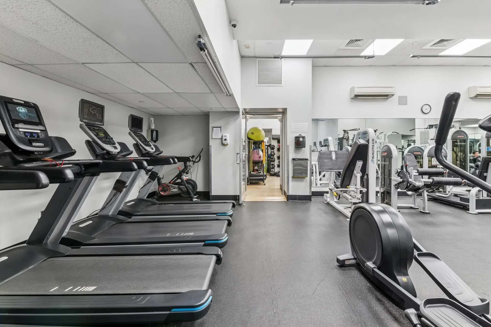 Citylights, 4-74 48TH AVE, New York, New York, United States. - Photo 11
