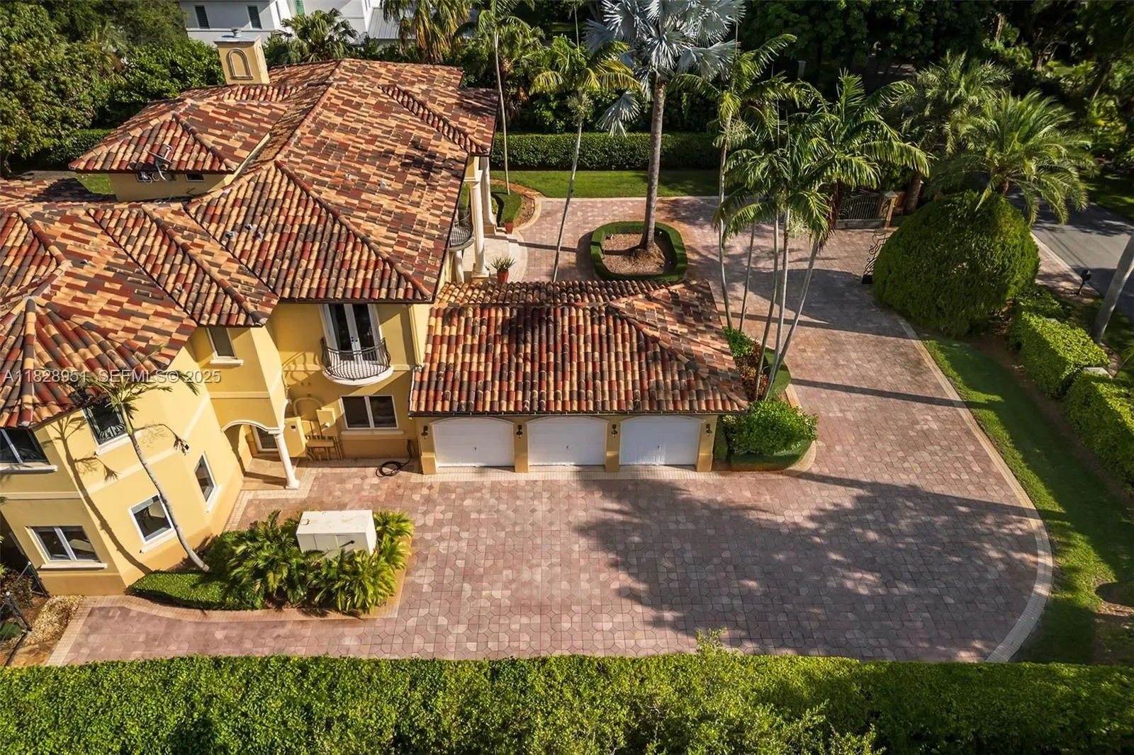 10851 SW 63rd Ave, Coral Gables, Florida, United States. - Photo 3