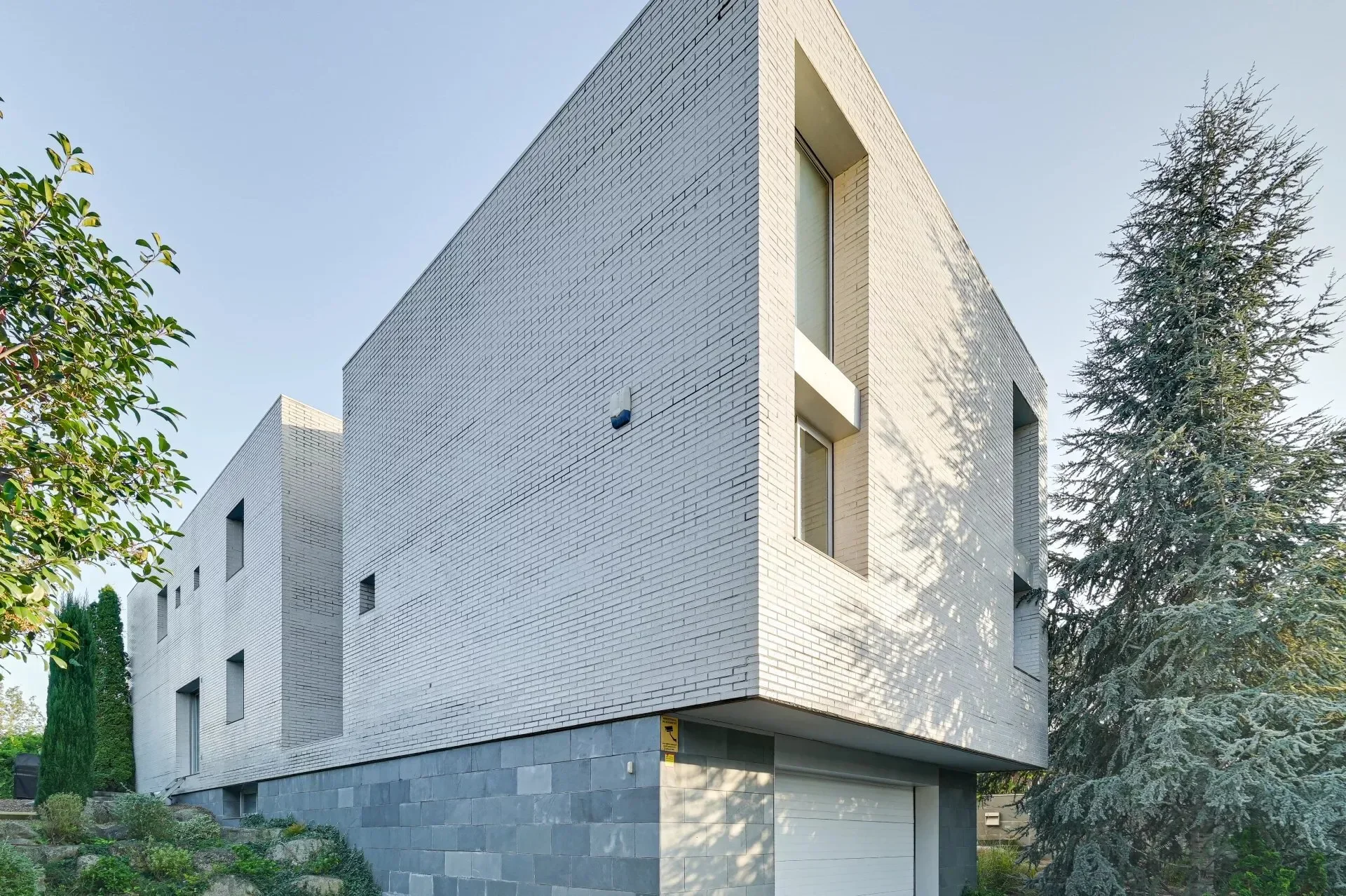 Exterior photo 4