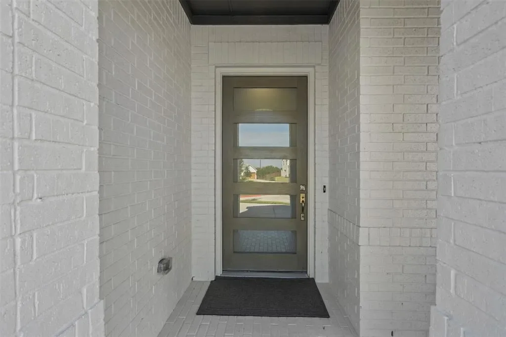 14201 Chamberlain Court, Fort Worth, Texas, United States. - Photo 2