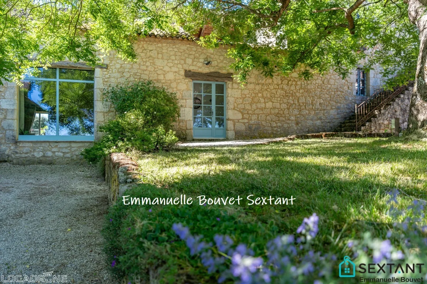 Exterior photo 3