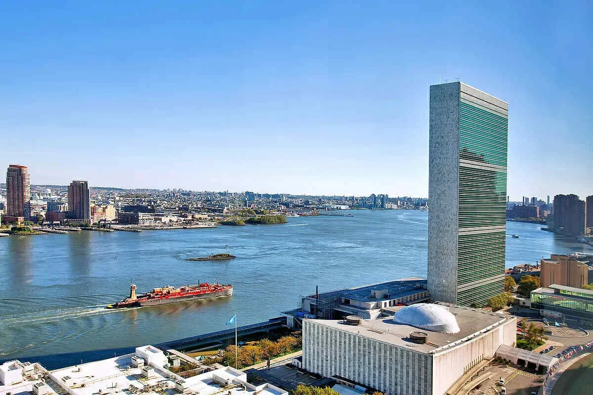 Trump World Tower, 845 UNITED NATIONS PLZ, New York, New York, United States. - Photo 6
