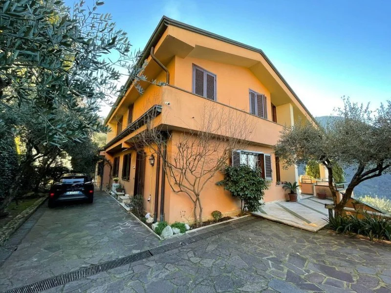 Exterior photo 11