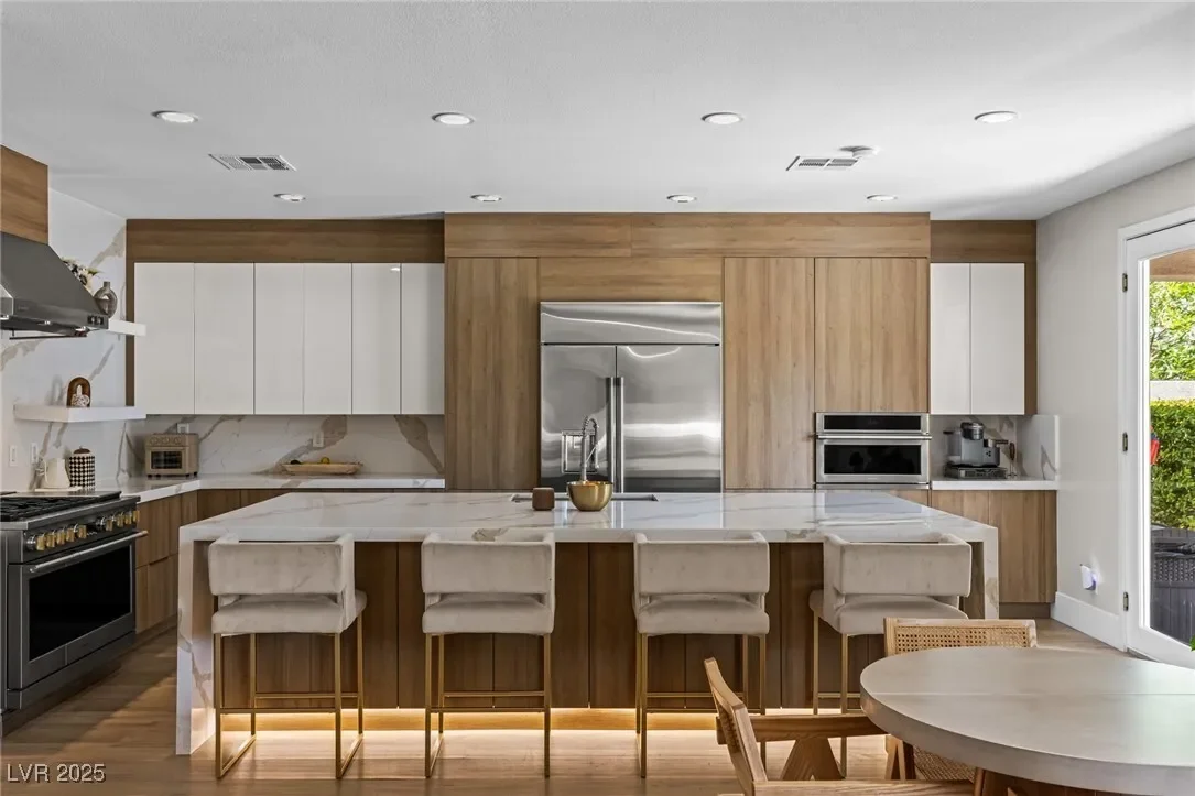 700 Pinnacle Heights Lane, Las Vegas, Nevada, United States. - Photo 2