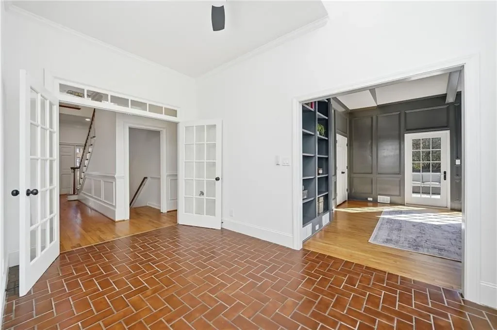 8520 Valemont Drive, Atlanta, Georgia, United States. - Photo 18