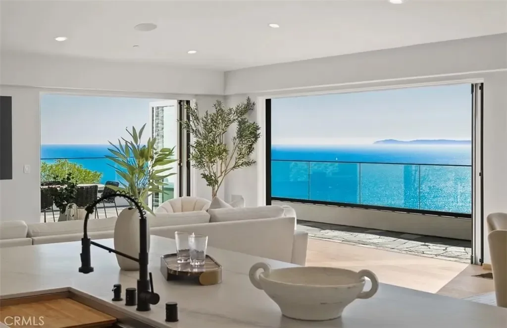 31 N Vista De Catalina, Laguna Beach, California, United States. - Photo 42