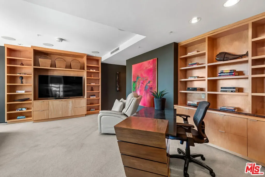 10490 Wilshire Boulevard 604, Los Angeles, California, United States. - Photo 35