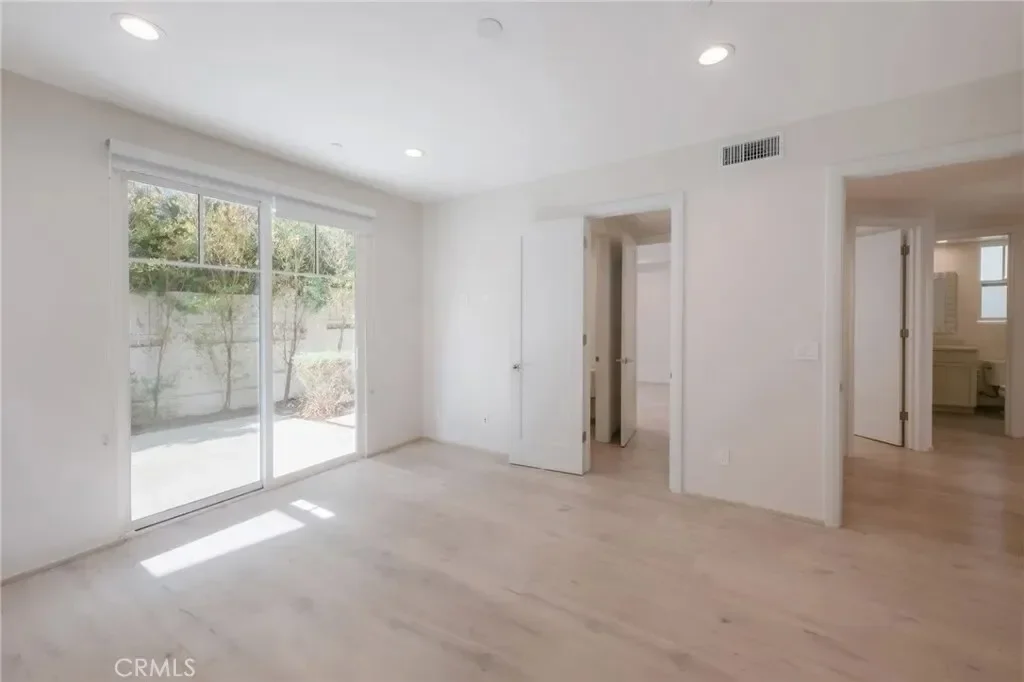 223 S Irena Avenue B, Torrance, California, United States. - Photo 34